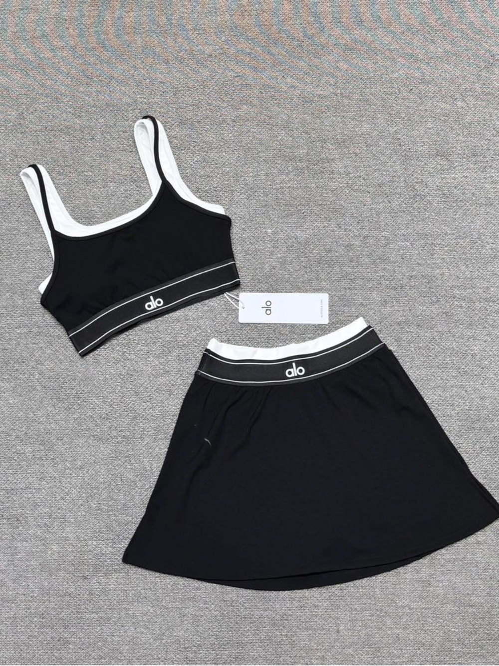 ALO Yoga Black and White Sports Skirt Set